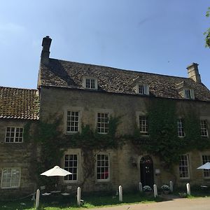 The Fox And Hounds